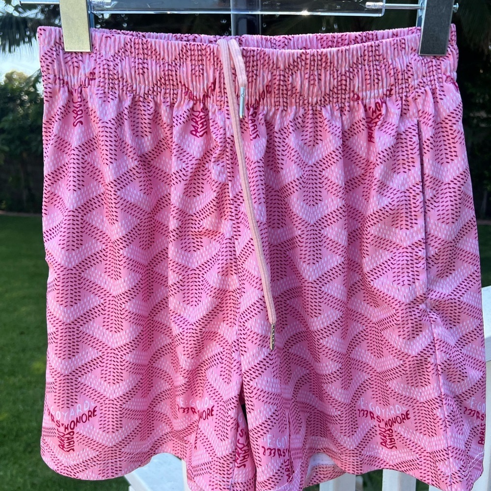 Temptations Pink Athletic Shorts with Chevron Pattern Men’s shorts Size Small.